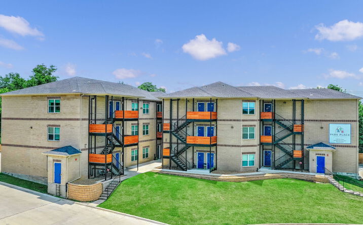 Pictures of Multifamily property located at 1420 Park Pl, Sherman, TX 75092 for sales - image #1