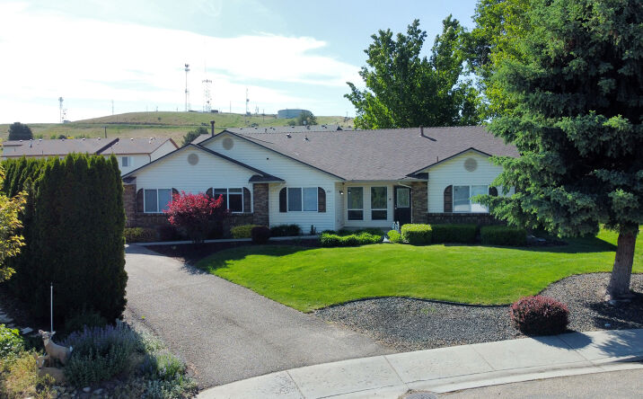 Pictures of Retail, Senior Living property located at 861 Beverly Hills Dr, Payette, ID 83661 for sales - image #1