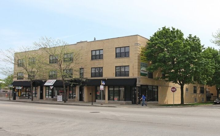 Pictures of Retail property located at 3217 W Montrose Ave, Chicago, IL 60618 for sales - image #1