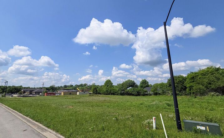 Pictures of Land property located at 1015 North Lindsey Avenue, Lot 13, Republic, MO 65738 for sales - image #1