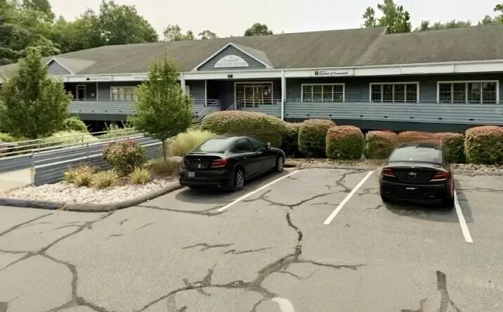 Pictures of Office, Retail property located at 75 Berlin Rd, Cromwell, CT 06416 for sales - image #1