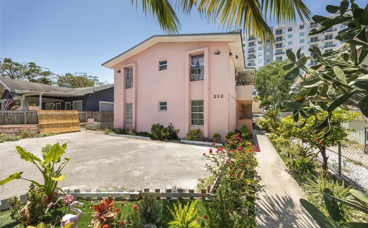 Pictures of Multifamily property located at 212 NW 7th Ave, Miami, FL 33128 for sales - image #1