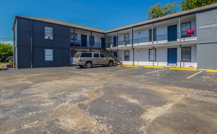 Pictures of Multifamily property located at 600 E Craven Ave, Waco, TX 76705 for sales - image #1