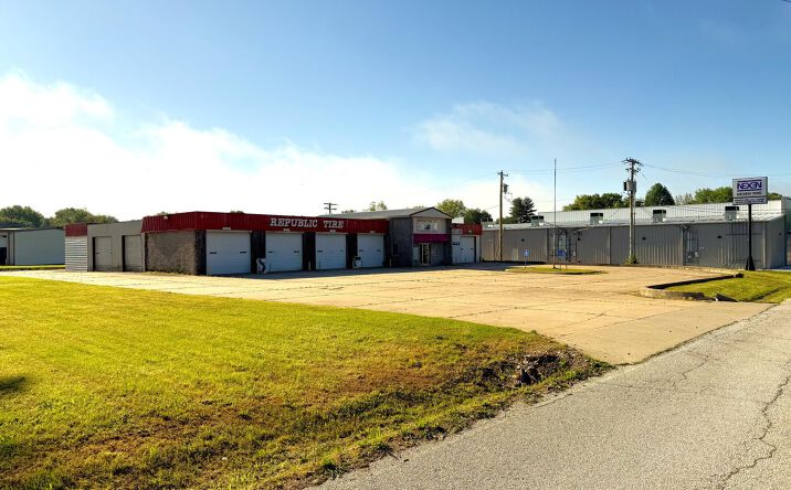 Pictures of Retail property located at 210 S Hampton Ave, Republic, MO 65738 for sales - image #1