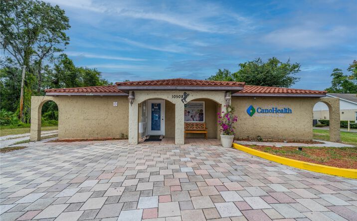 Pictures of Retail, Mixed Use property located at 10508 Gibsonton Dr, Riverview, FL 33578 for sales - image #1