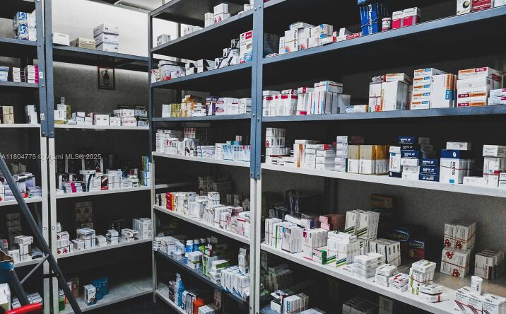Pictures of Retail property located at Retail Pharmacy With Insurance Contracts, Miami, FL 33176 for sales - image #1