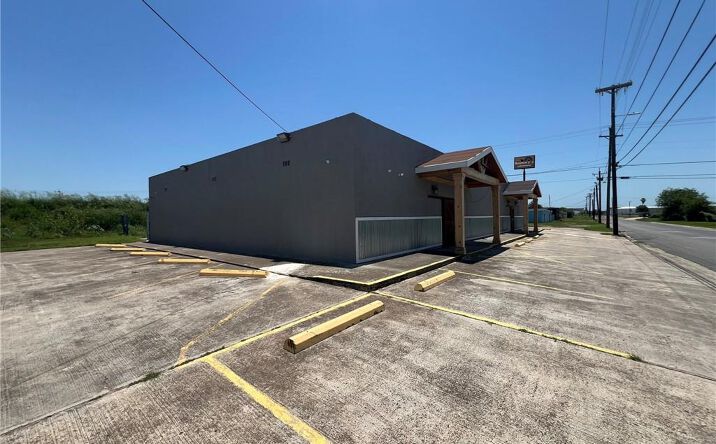 Pictures of Office property located at 300 N Illinois Avenue, Mercedes, TX 78570 for sales - image #1