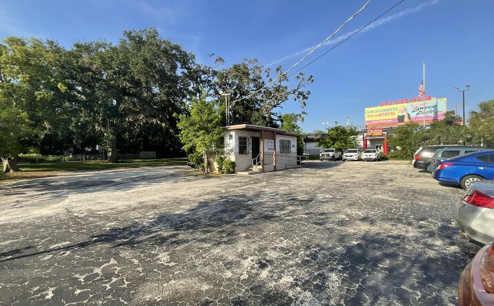 Pictures of Retail property located at 561 W International Speedway Boulevard, Daytona Beach, FL 32114 for sales - image #1