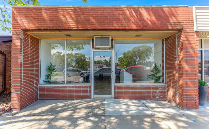 Pictures of Mixed Use, Office, Retail property located at 2236 Ford Ave, Wyandotte, MI 48192 for sales - image #1
