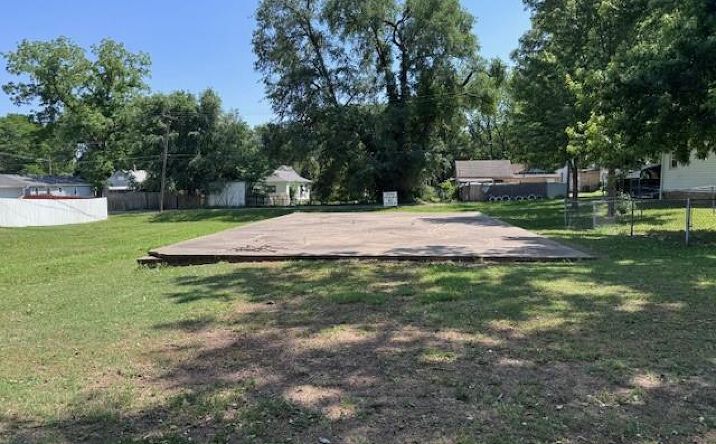 Pictures of Land property located at 219 Pottawatomie Street, Leavenworth, KS 66048 for sales - image #1