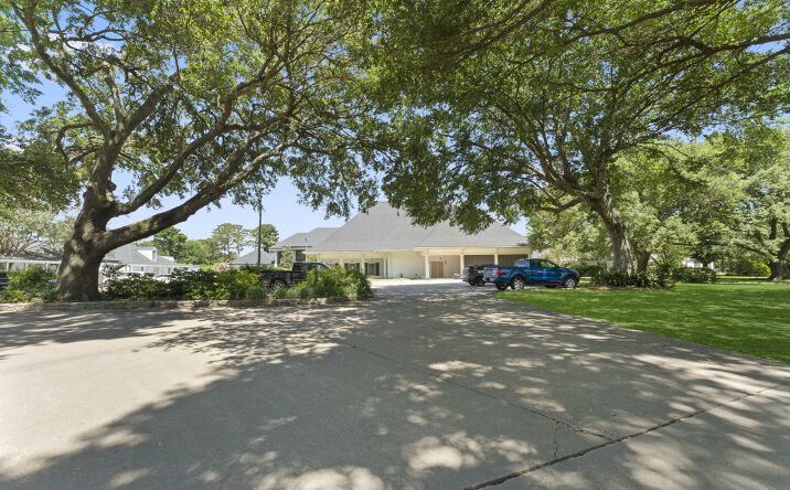 image of property at 2500 FALSE RIVER DR New Roads LA 70760-2512