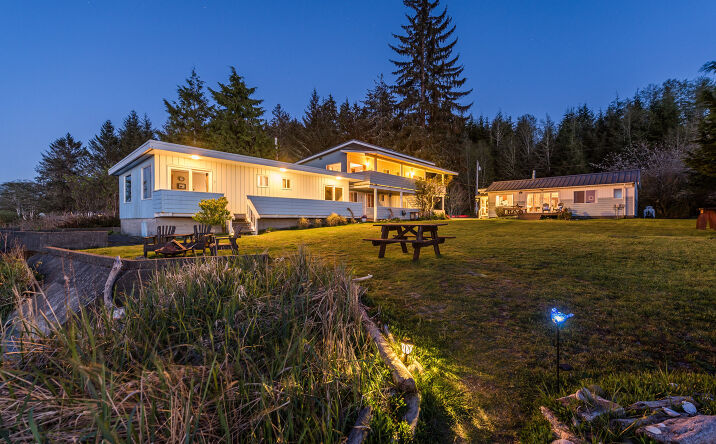 Pictures of Hospitality property located at 1663 Highway 112, Seiku, WA 98381 for sales - image #1