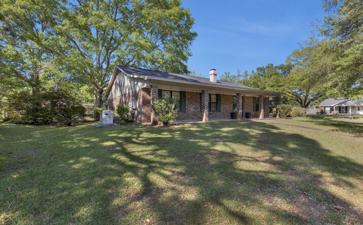 Pictures of Mixed Use property located at 1505 Fern Valley Rd, Mobile, AL 36609 for sales - image #1