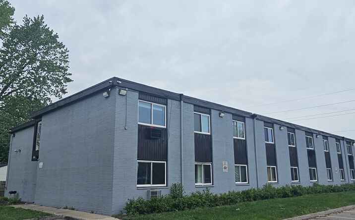 Pictures of Multifamily property located at 1480 Parkwood Ave, Ypsilanti, MI 48198 for sales - image #1