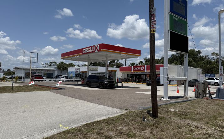 Pictures of Land, Retail property located at 2646 Tamiami Trl, Port Charlotte, FL 33952 for sales - image #1