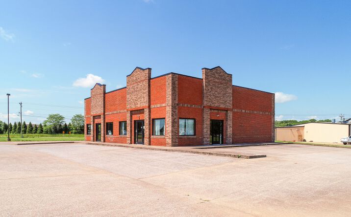 Pictures of Retail property located at 515 Heritage Way, Hopkinsville, KY 42240 for sales - image #1