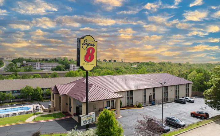 Pictures of Hospitality property located at 2490 Green Mountain Dr, Branson, MO 65616 for sales - image #1