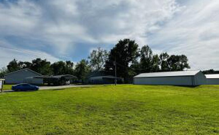 Pictures of Multifamily, Self Storage property located at 209 Partridge Drive, Cassville, MO 65625 for sales - image #1