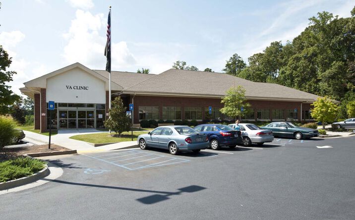 Pictures of Retail property located at 39 Oak Hill Ct, Newnan, GA 30265 for sales - image #1