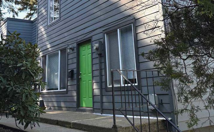 Pictures of Multifamily property located at 117 SE 30th Pl, Portland, OR 97214 for sales - image #1