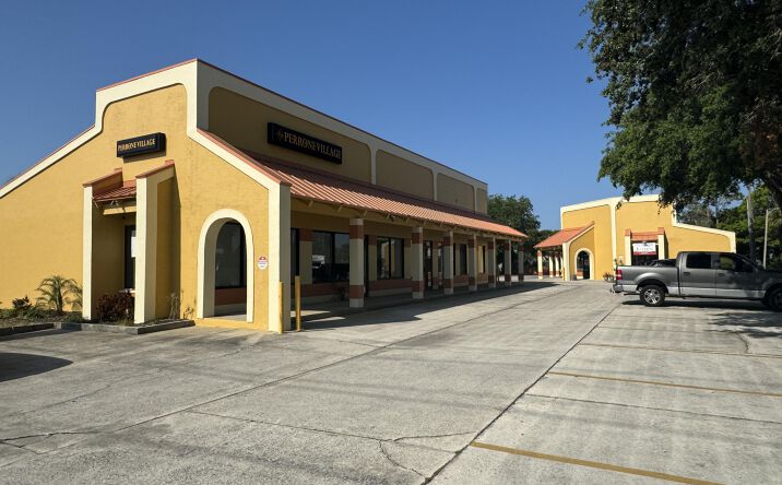 Pictures of Retail, Office property located at 1175 N Courtenay Parkway, Merritt Island, FL 32953 for sales - image #1