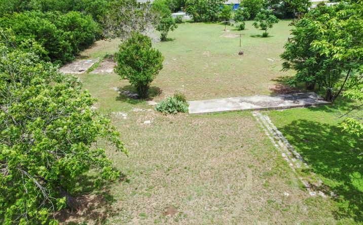 Pictures of Land, Mixed Use, Retail property located at 200 Bluebonnet Ln, Liberty Hill, TX 78642 for sales - image #1