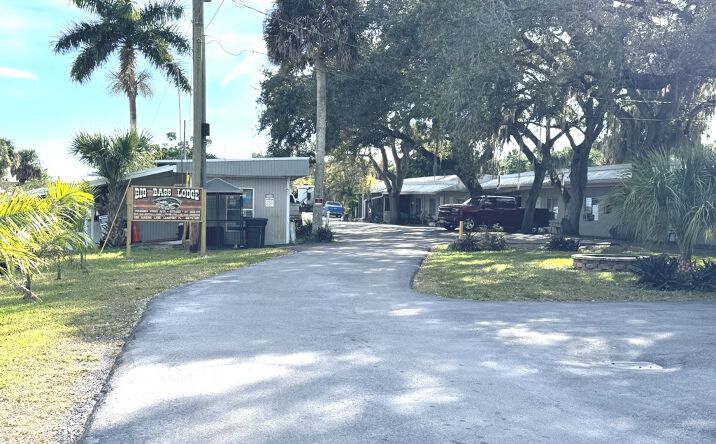 Pictures of Multifamily, Hospitality, Mixed Use property located at 1069 Marina Lane, Moore Haven, FL 33471, 1067 Cramer Lane, Moore Haven, FL 33471 for sales - image #1