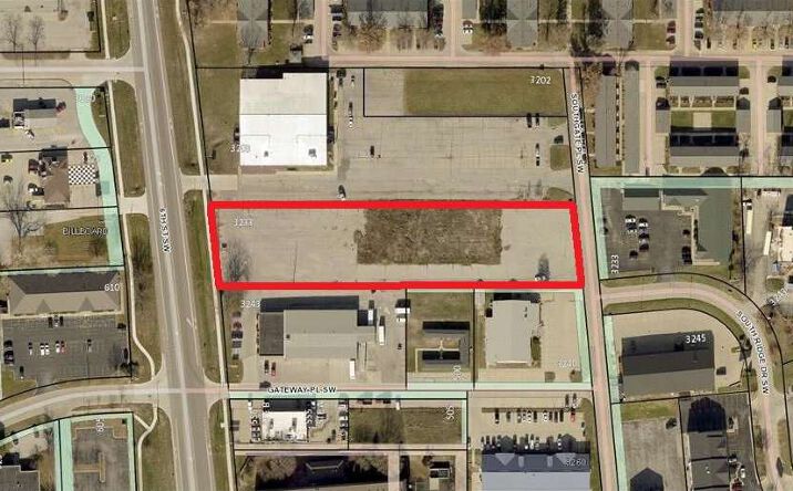 Pictures of Land property located at 3233 6th St SW, Cedar Rapids, IA 52404 for sales - image #1
