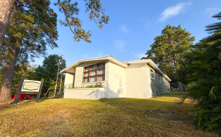 Pictures of Office property located at 2408 Government St, Mobile, AL 36606 for sales - image #1