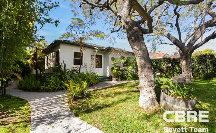 Pictures of Multifamily property located at 1453 Centinela Avenue, Santa Monica, CA 90404 for sales - image #1