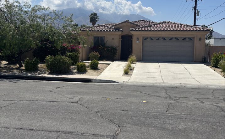 Pictures of Senior Living property located at 1725 N Whitewater Club Dr, Palm Springs,, Palm Springs, CA 92262 for sales - image #1