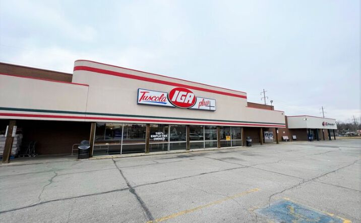 Pictures of Industrial, Retail property located at 607 E Southline Rd, Tuscola, IL 61953 for sales - image #1