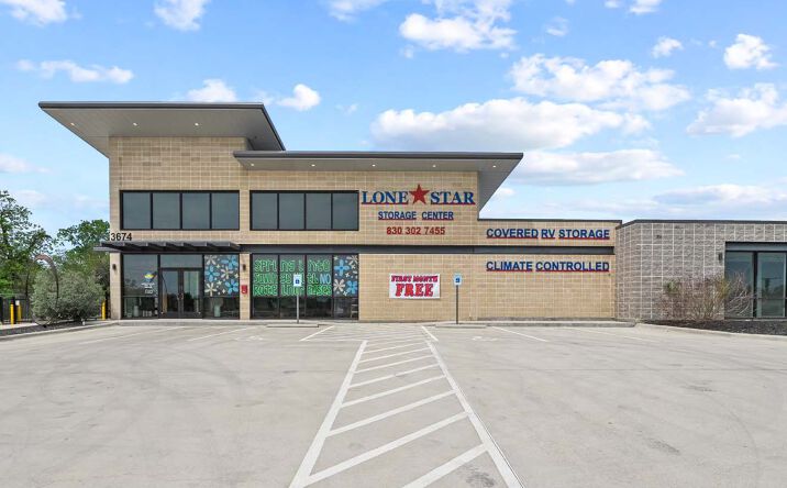Pictures of Self Storage property located at 3674 TX-337 Loop, New Braunfels, TX 78130 for sales - image #1