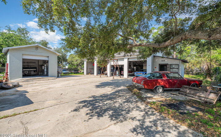 Pictures of Industrial property located at 425 Coleman Street, Titusville, FL 32796 for sales - image #1