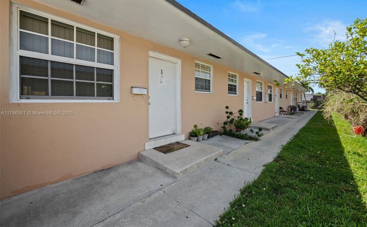 Pictures of Multifamily property located at 235 E 9th St, Hialeah, FL 33010 for sales - image #1