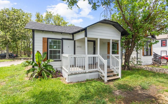 Pictures of Multifamily property located at 2909 Lavender St, Houston, TX 77026 for sales - image #1