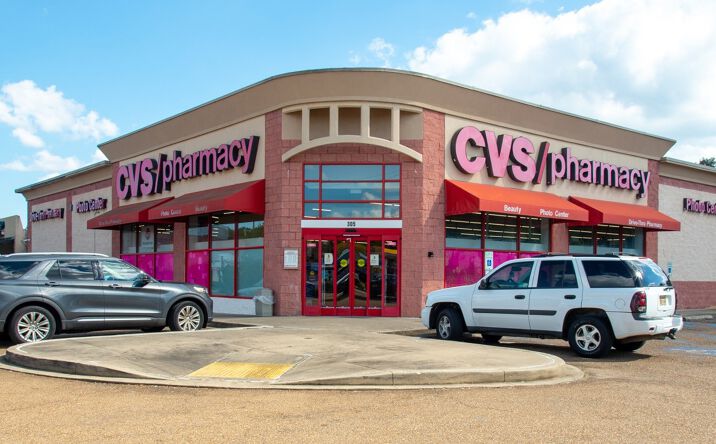 Pictures of Retail property located at 305 Meadowbrook Rd, Jackson, MS 39206 for sales - image #1