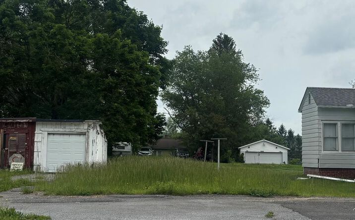 Pictures of Land property located at 670 W Cumberland Road, Bluefield, WV 24701 for sales - image #1
