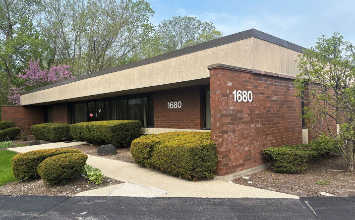 Pictures of Office, Retail, Special Purpose property located at 1680 N. Delany Rd., Gurnee, IL 60031 for sales - image #1
