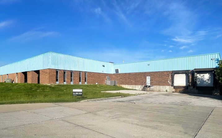 Pictures of Industrial property located at 4195 Shoreline Ct, Earth City, MO 63045 for sales - image #1