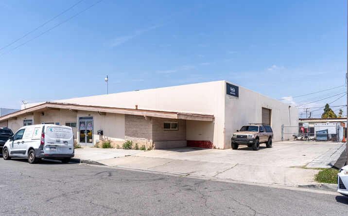 Pictures of Industrial property located at 931 W Hoover Ave, Orange, CA 92867 for sales - image #1