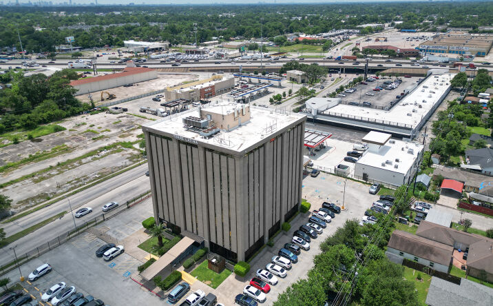 Pictures of Mixed Use, Office property located at 150 W Parker Rd, Houston, TX 77076 for sales - image #1