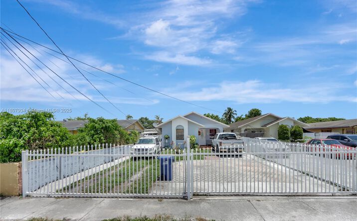 Pictures of Multifamily property located at 15803 NW 47th Ave, Miami Gardens, FL 33054 for sales - image #1