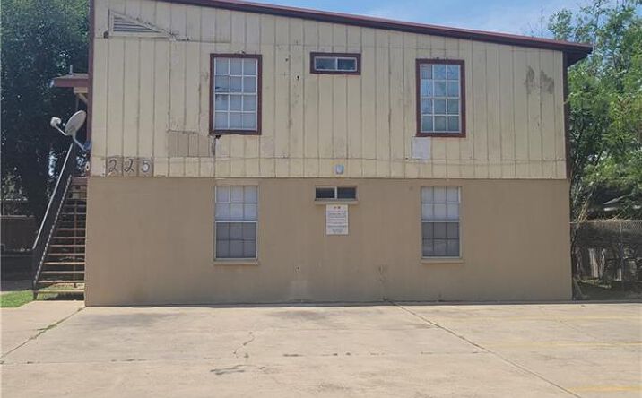 Pictures of Multifamily property located at 225 N 28th Street, McAllen, TX 78501 for sales - image #1