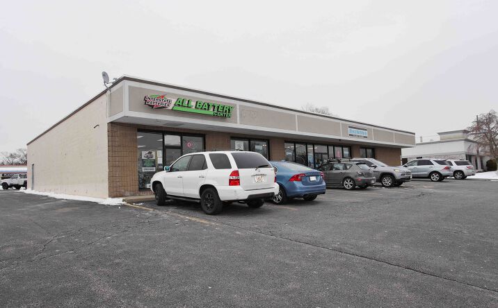 Pictures of Retail property located at 125 Swansea Mall Dr, Swansea, MA 02777 for comps - image #1