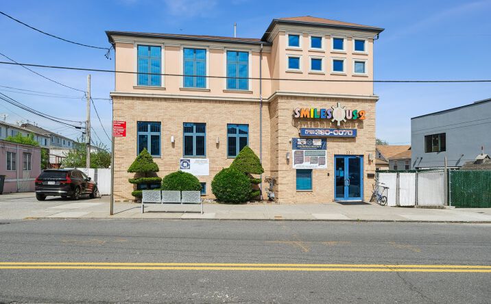 351 Sand Ln, Staten Island, NY 10305 | Crexi.com