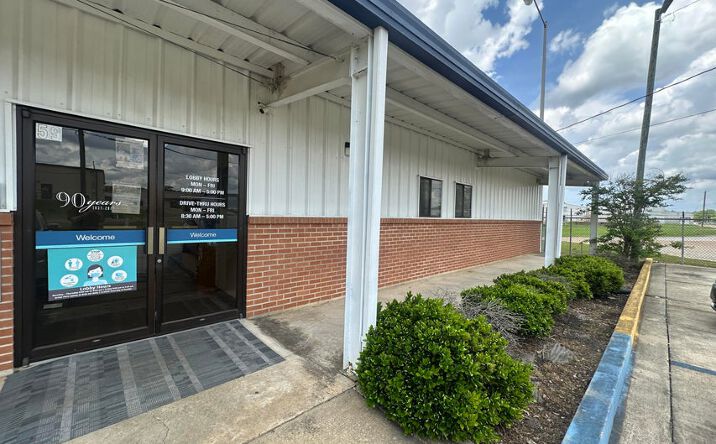 Pictures of Office property located at 59 Yorkville Park Square, Columbus, MS 39702 for sales - image #1