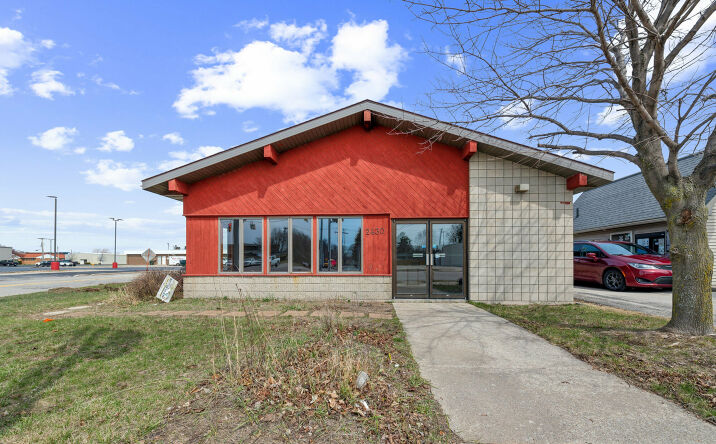 Pictures of Retail property located at 2430 Ludington St, Escanaba, MI 49829 for sales - image #1