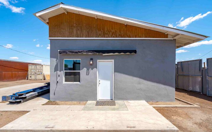 Pictures of Industrial, Office property located at 427 S 31st Ave, Phoenix, AZ 85009 for sales - image #1