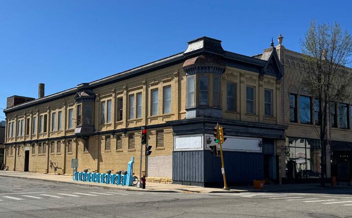 Pictures of Retail property located at 2001-2003 N Martin Luther King Dr, Milwaukee, WI 53212 for sales - image #1